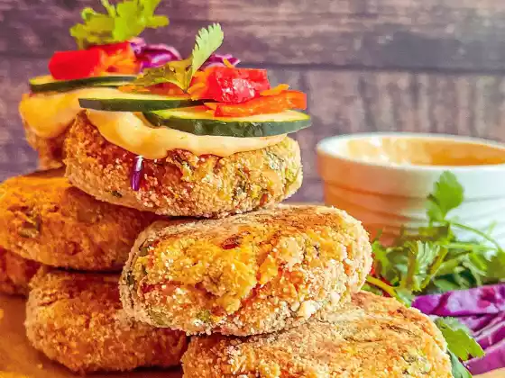 Bahn Mi Salmon Cakes